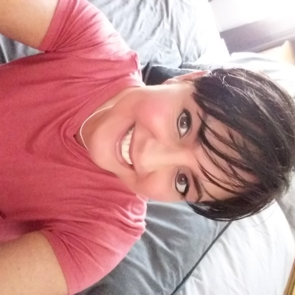 Meet your Posher, Jennifer - Picture 1 of 1